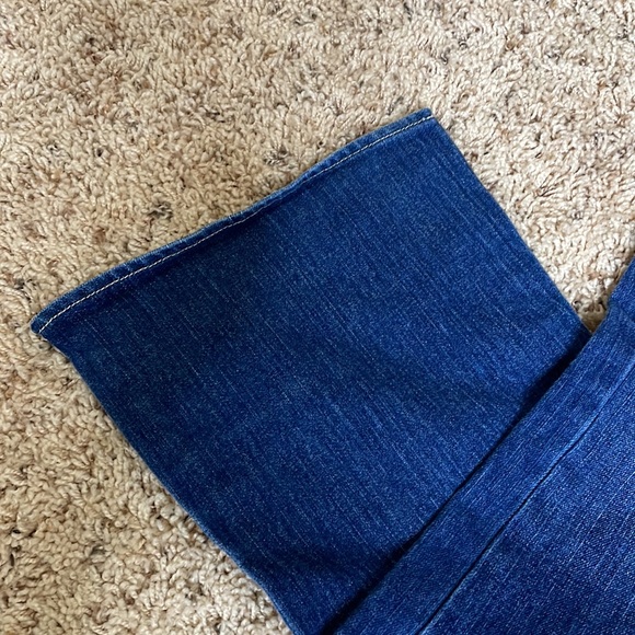 Signature Flare Fit Levi Strauss Company Designer Blue Jeans Size 16 1/2 Plus - Picture 7 of 14